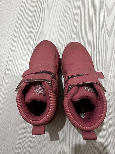 LC Waikiki Pembe bot