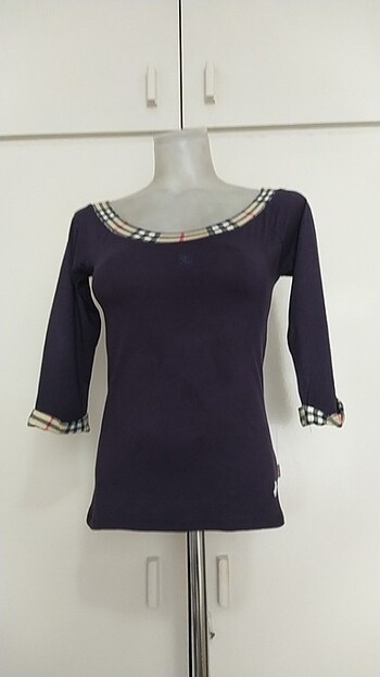 Burberry tshirt