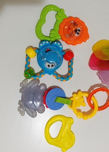 Chicco Renkli Diş Kaşıyıcı ve Çıngırak Seti