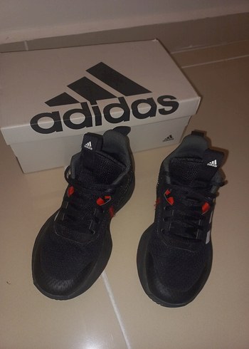 29 Beden siyah Renk Adidas spor ayakkabı