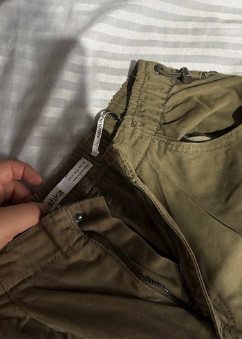 Bershka Haki Kadın Keten Rahat Kesim Fermuarlı Pantolon