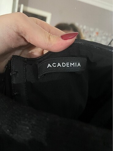Academia Elbise
