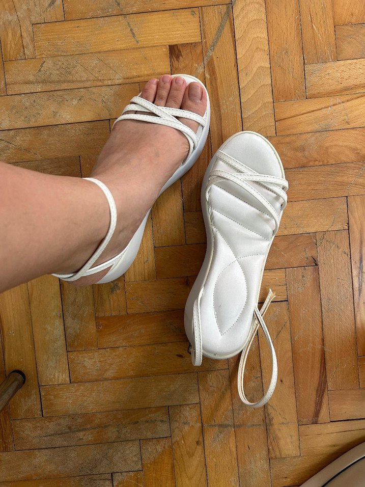 Beyaz Tokalı Dolgu Topuklu Kadın Platform Ayakkabı - Görsel 3