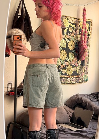 Gri Kamuflaj Desenli Kadın Mini Denim Şort - Görsel 3