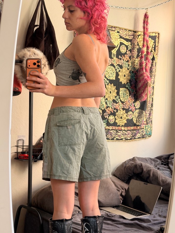 Gri Kamuflaj Desenli Kadın Mini Denim Şort - Görsel 3