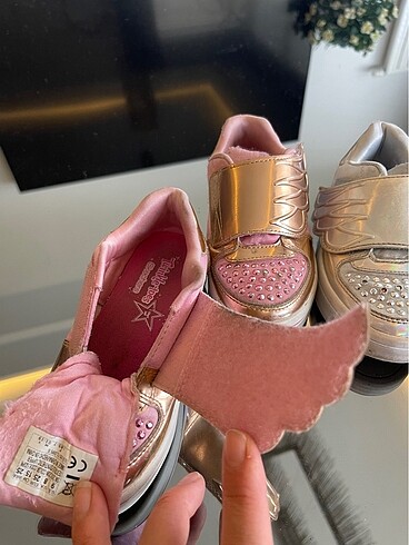 25 Beden pembe Renk Skechers 25 numara
