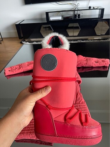 4 Yaş Beden turuncu Renk Dior kar tulumu