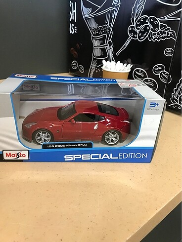 Nissan 370z Diecast Model Araba