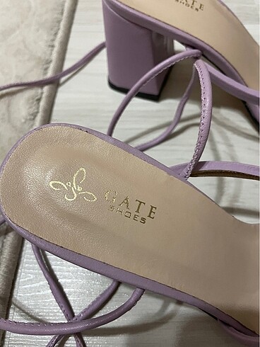 Topuklu ayakkabı - Görsel 2