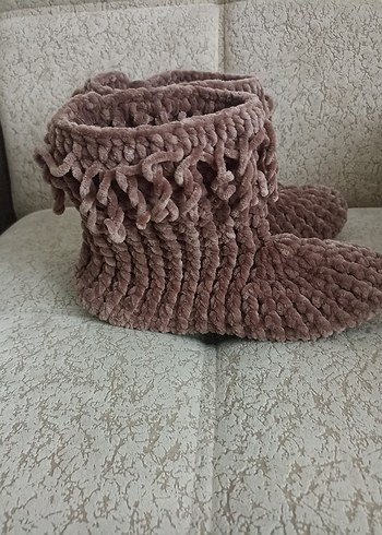 Kahverengi Örgü Kız Çocuk Ev Botu - Görsel 3