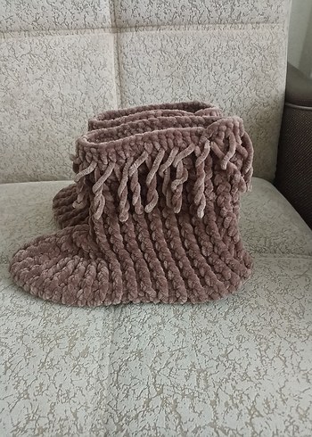 Kahverengi Örgü Kız Çocuk Ev Botu - Görsel 5