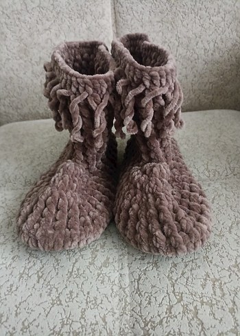 Kahverengi Örgü Kız Çocuk Ev Botu - Görsel 4