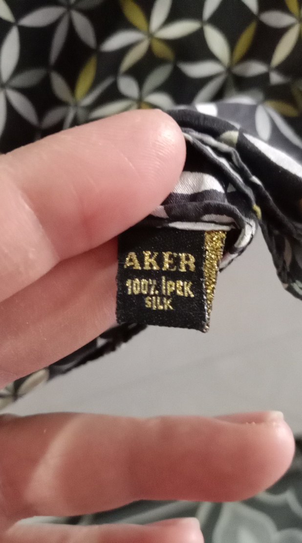 Aker marka ipek şal - Görsel 3