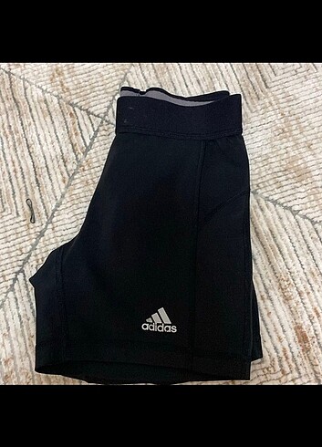 xs Beden Adidas kısa tayt