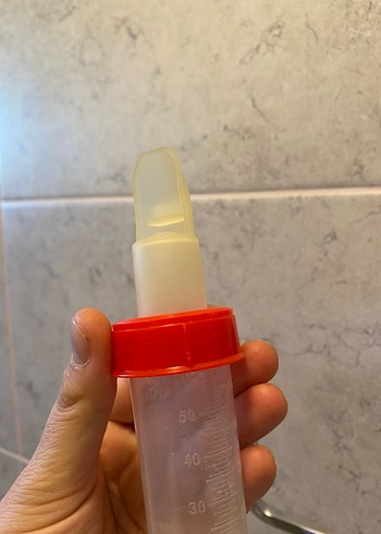 Kırmızı Kapaklı Bebek Biberonu - Görsel 4