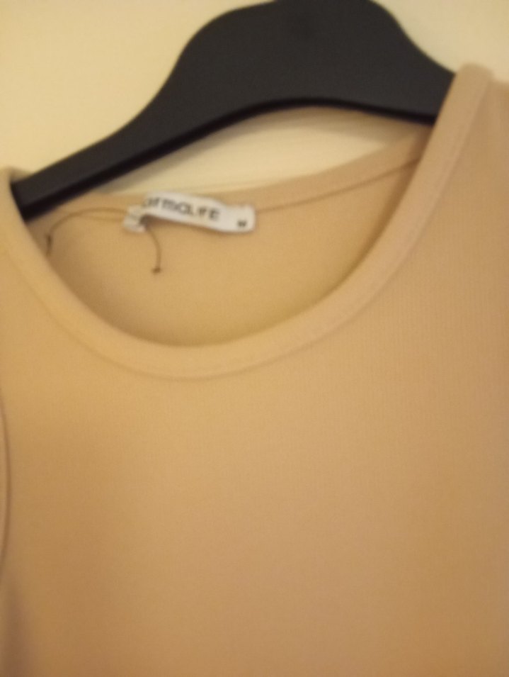 Bej Uzun Düz Kesim Kolsuz Elbise - Görsel 4