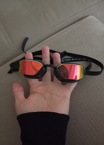 Decathlon Yüzücü havuz gözlüğü