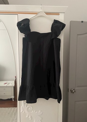 Siyah Kolsuz Mini Elbise Fırfırlı - Görsel 3