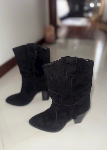 Siyah Süet İnce Topuklu Gotik Bot - Görsel 3