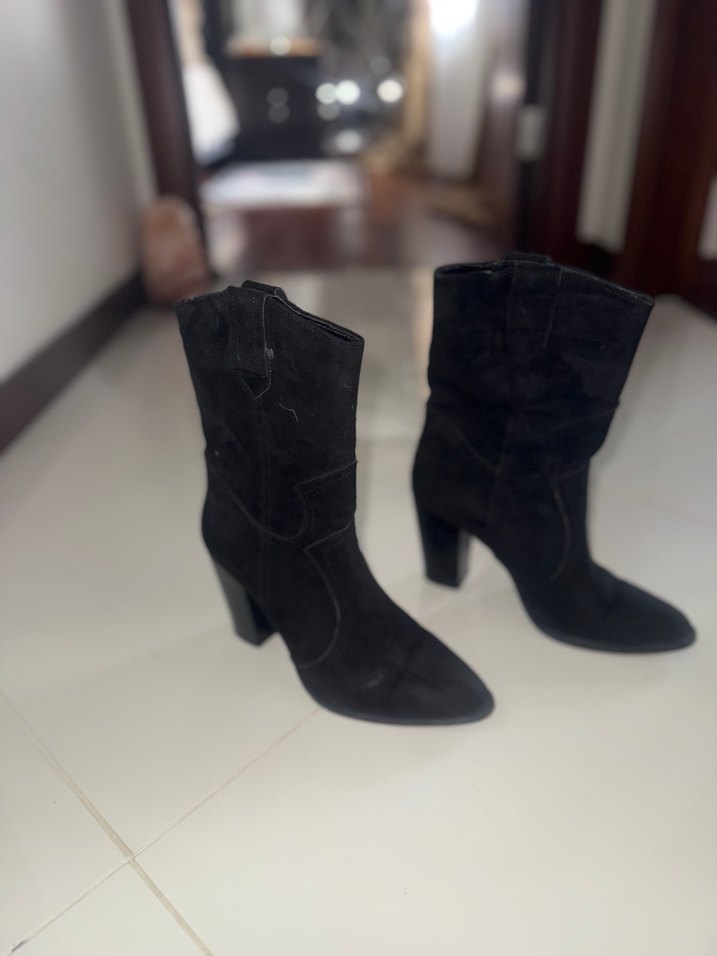 Siyah Süet İnce Topuklu Gotik Bot - Görsel 4