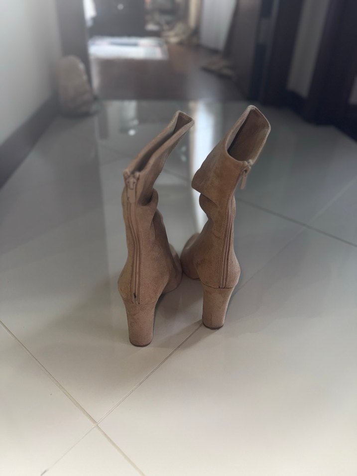 Bej Süet Stiletto Topuklu Kadın Bot - Görsel 3