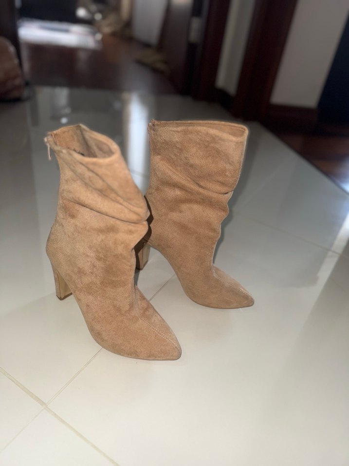 Bej Süet Stiletto Topuklu Kadın Bot - Görsel 2