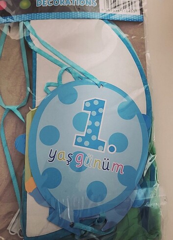  3 boyutlu bir yaş doğum günü tavan süsü 2'li