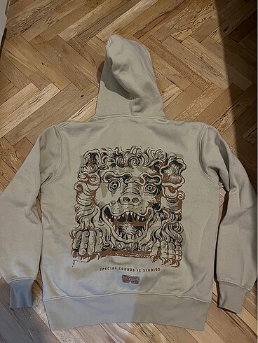pull&bear arkası baskılı sweatshirt