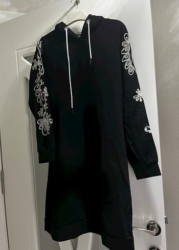 Nakışlı Siyah Kapüşonlu Uzun Kadın sweat - Görsel 5