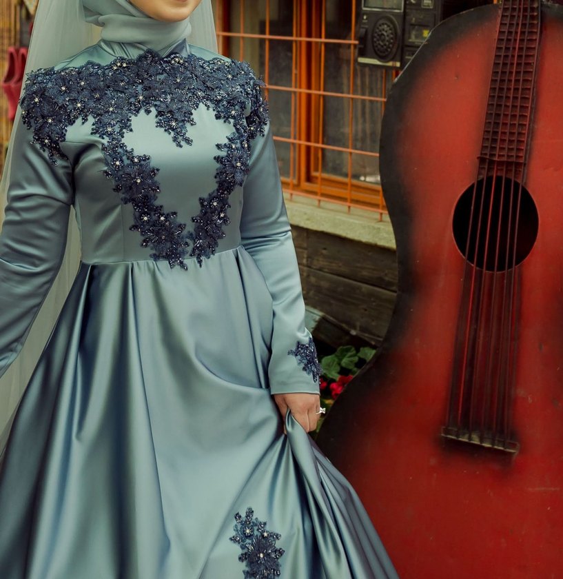 Drapeli Mavi İşlemeli Uzun Kollu Nişan Elbisesi - Görsel 2