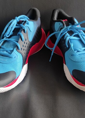 Adidas Under Armaur 42,5