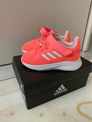 Adidas spor ayakkabi
