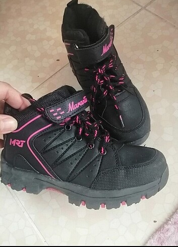 Zara Kız çocuğu bot