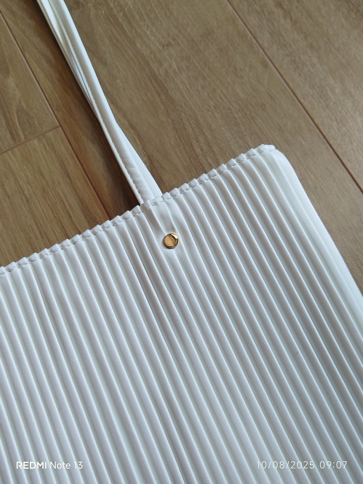 Beyaz Pliseli Kadın Omuz Çantası - Görsel 3