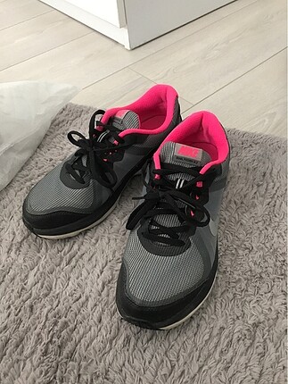 Nike spor ayakkabı