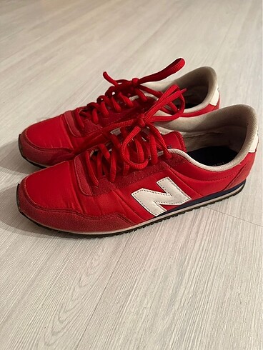 New balance kırmızı spor ayakkabı