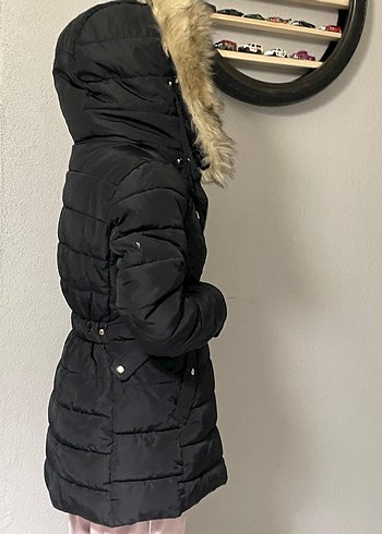 "Zara Bayan Uzun Siyah Puffer Mont - Kürk Kapüşonlu  s beden - Görsel 2
