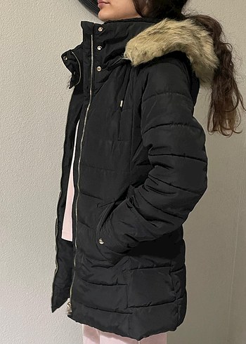 "Zara Bayan Uzun Siyah Puffer Mont - Kürk Kapüşonlu  s beden - Görsel 3