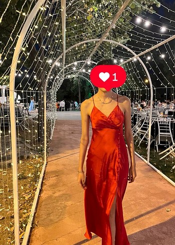 xs Beden Kırmızı Saten Uzun Drapeli Elbise