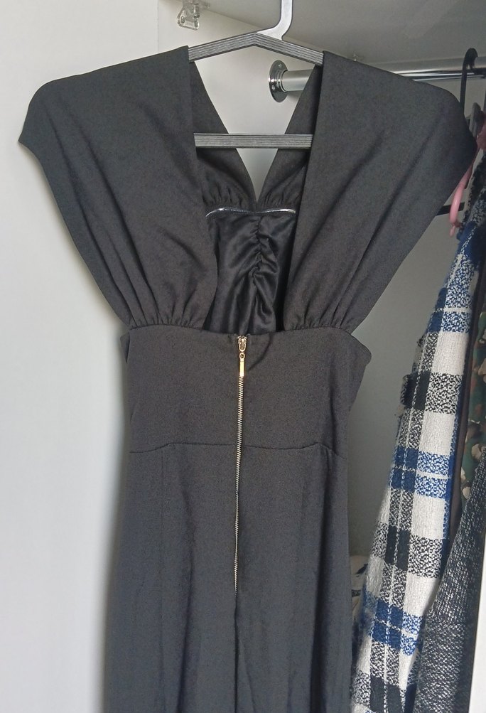 Siyah Drapeli V Yakalı Kadın Tulum - Görsel 4