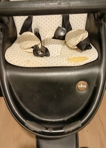 Beyaz ve Siyah Bebek Arabası - Görsel 2