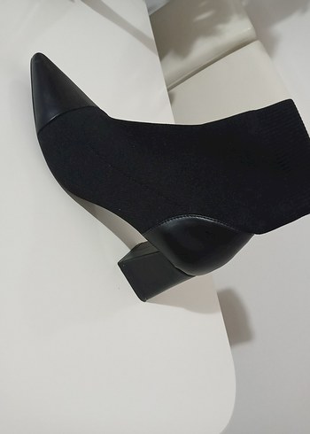 Siyah Elastik Topuklu Kadın Bot - Görsel 7