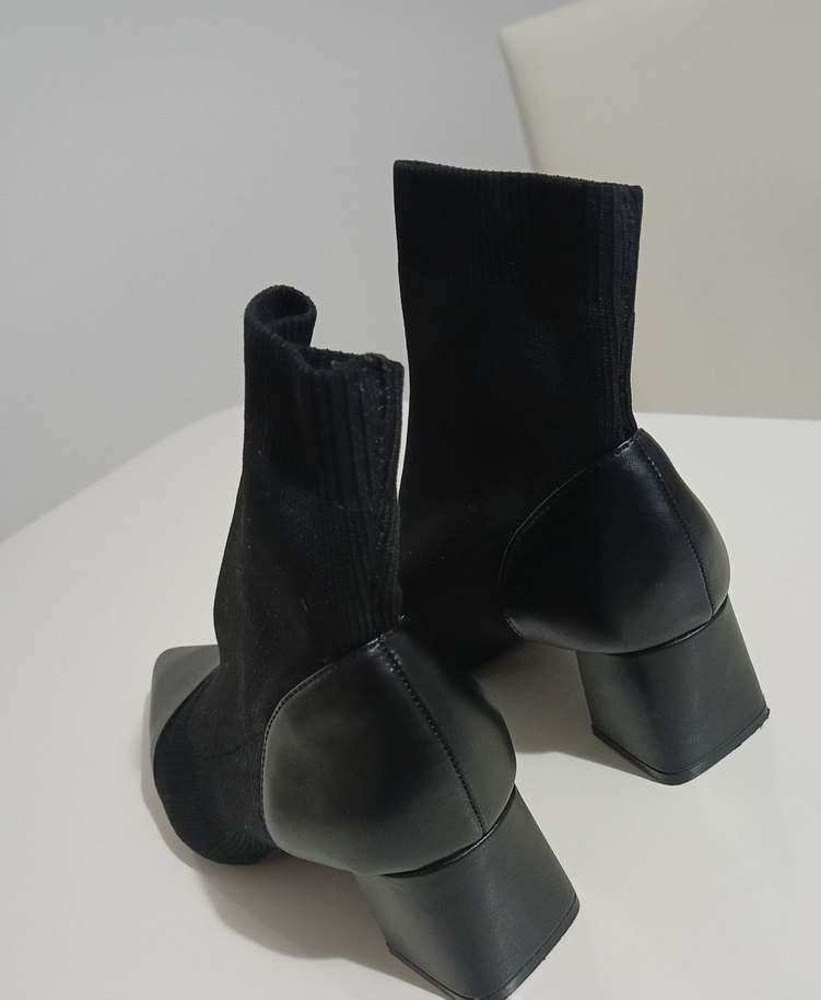 Siyah Elastik Topuklu Kadın Bot - Görsel 5