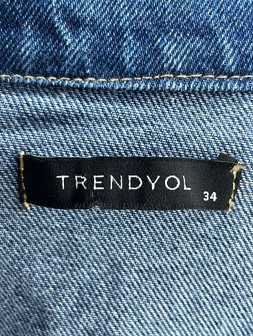 34 Beden çeşitli Renk Trendyol & Milla Kısa Tulum %70 İndirimli.