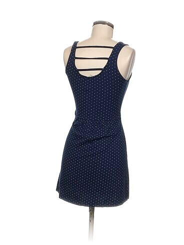 xs Beden Bershka Kısa Elbise %70 İndirimli.