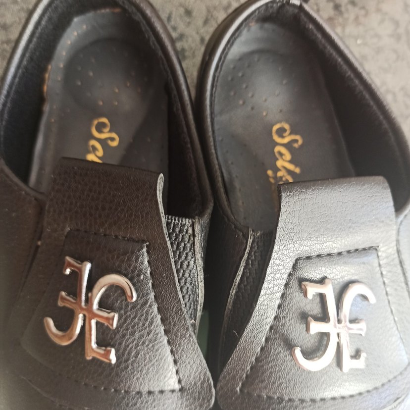 Siyah Parlak Deri Tokalı Ayakkabı - Görsel 3