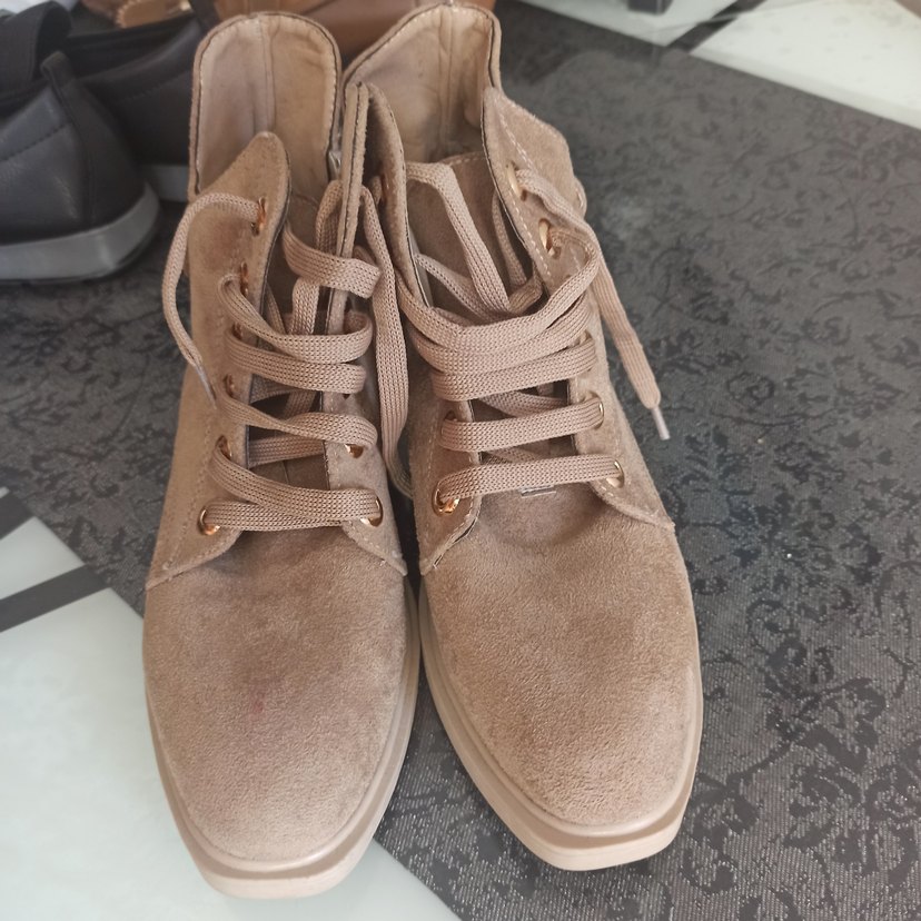 Bej Süet Yüksek Topuklu Bağcıklı Kadın Bot - Görsel 3