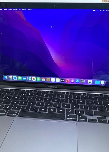 Apple Macbook M1