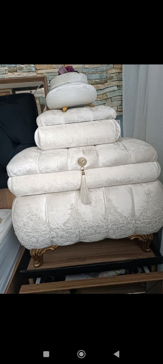 Beyaz Kabartmalı Klasik Düğün Aksesuar Seti - Görsel 2