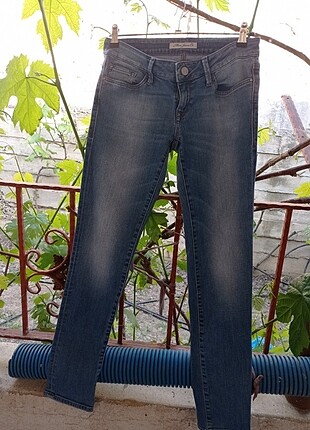 Mavi Jean kot
